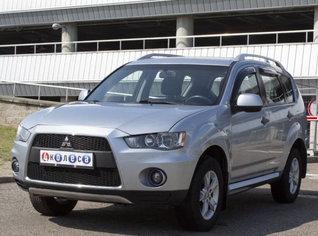 Mitsubishi Outlander XL Рестайлинг