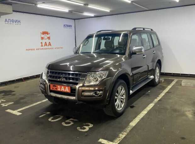 Mitsubishi Pajero IV  2-й рестайлинг, 2017, пробег 105000 км