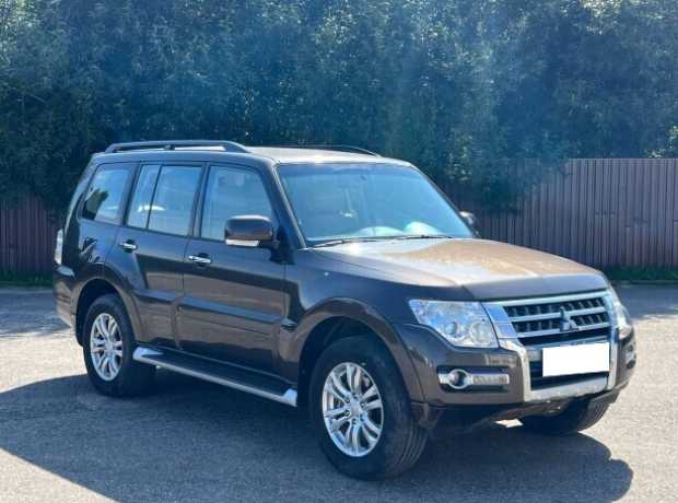 Mitsubishi Pajero IV  2-й рестайлинг, 2017, пробег 130000 км