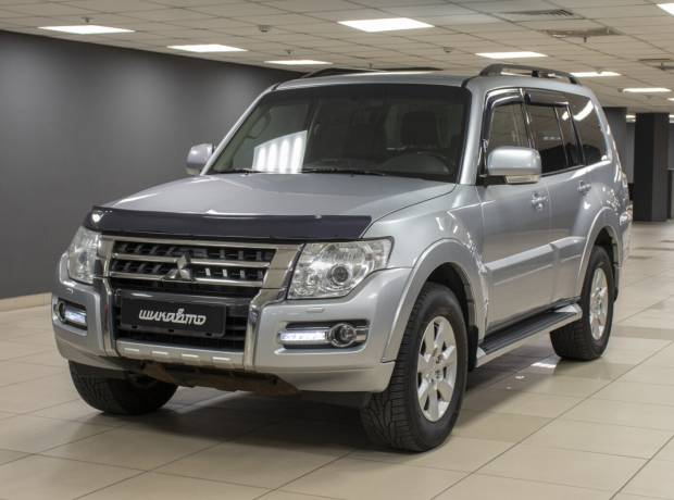 Mitsubishi Pajero IV Рестайлинг