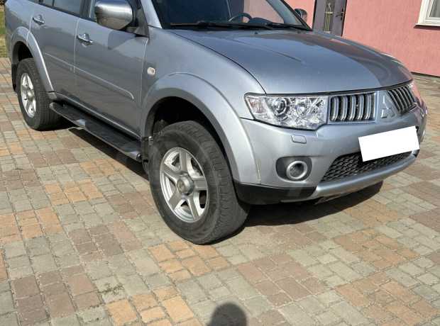 Mitsubishi Pajero Sport II