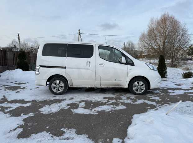 Nissan e-NV200 I