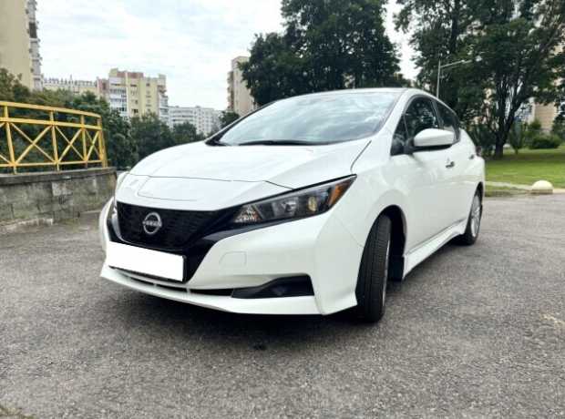 Nissan Leaf II, 2024, пробег 2300 км