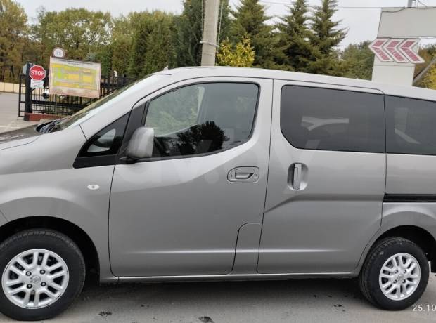 Nissan NV200 I