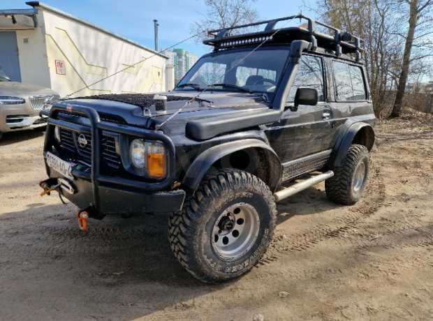 Nissan Patrol Y60