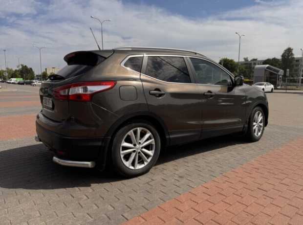 Nissan Qashqai II, 2014, пробег 215000 км