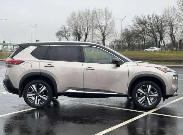 Nissan Rogue III