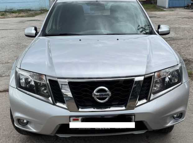Nissan Terrano D10