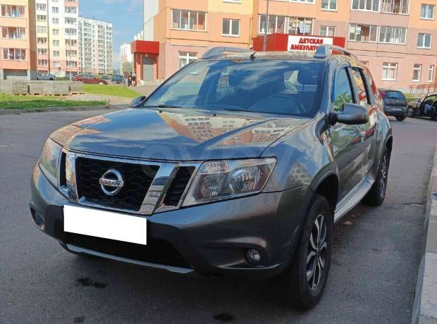 Nissan Terrano D10