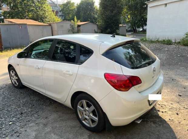 Opel Astra J