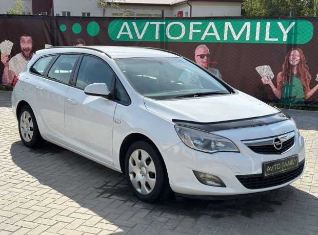 Opel Astra J