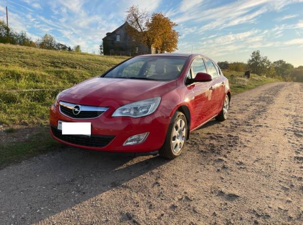 Opel Astra J