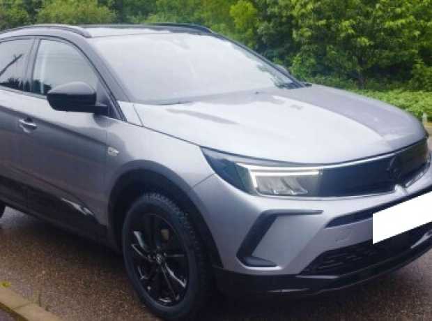 Opel Grandland X I Рестайлинг, 2022, пробег 170000 км Opel Grandland X I Рестайлинг, 2022, пробег 170000 км