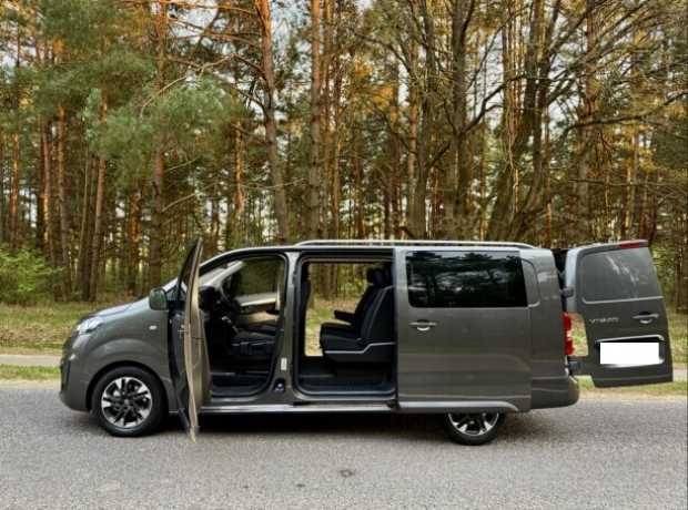 Opel Vivaro III, 2019, пробег 156400 км Opel Vivaro III, 2019, пробег 156400 км