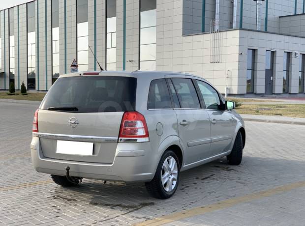 Opel Zafira B Рестайлинг