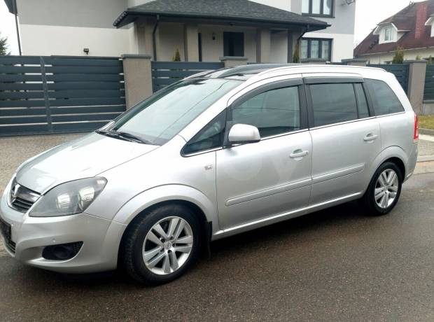 Opel Zafira B Рестайлинг