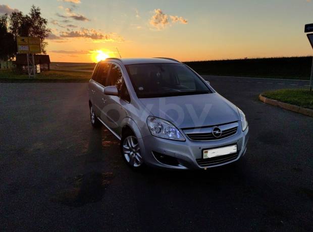 Opel Zafira B Рестайлинг