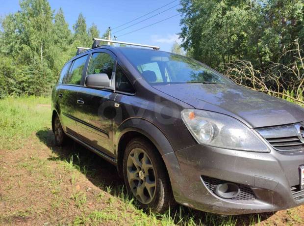 Opel Zafira B Рестайлинг