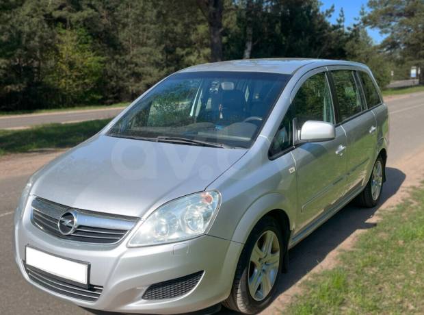 Opel Zafira B Рестайлинг