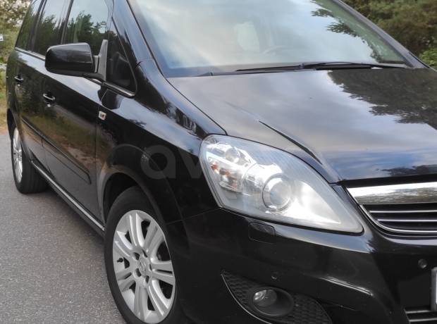 Opel Zafira B Рестайлинг