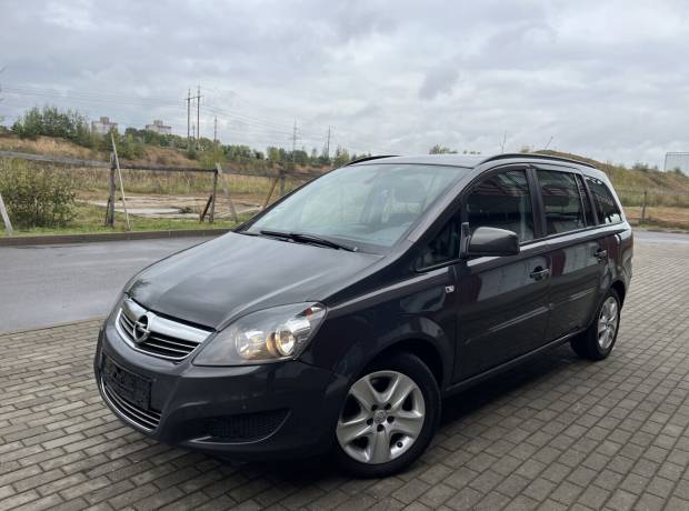 Opel Zafira B Рестайлинг