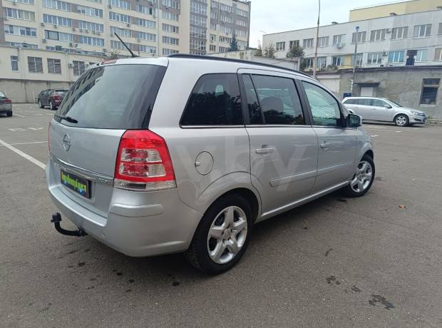 Opel Zafira B Рестайлинг