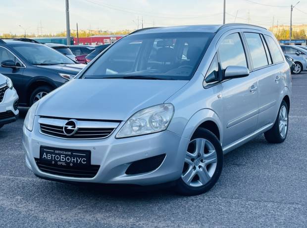 Opel Zafira B Рестайлинг