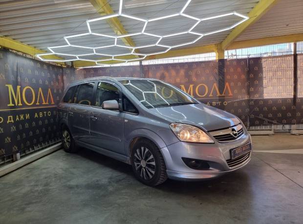 Opel Zafira B Рестайлинг