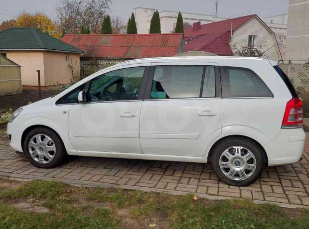 Opel Zafira B Рестайлинг