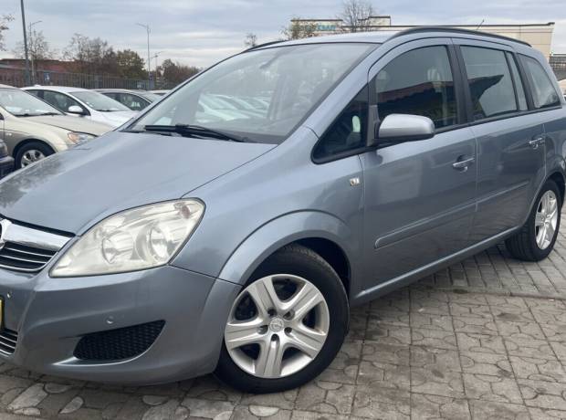 Opel Zafira B Рестайлинг