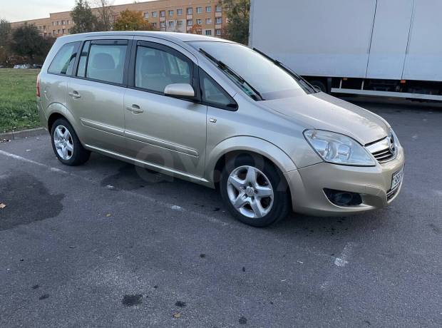 Opel Zafira B Рестайлинг