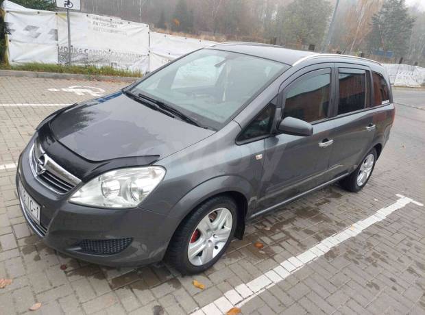 Opel Zafira B Рестайлинг