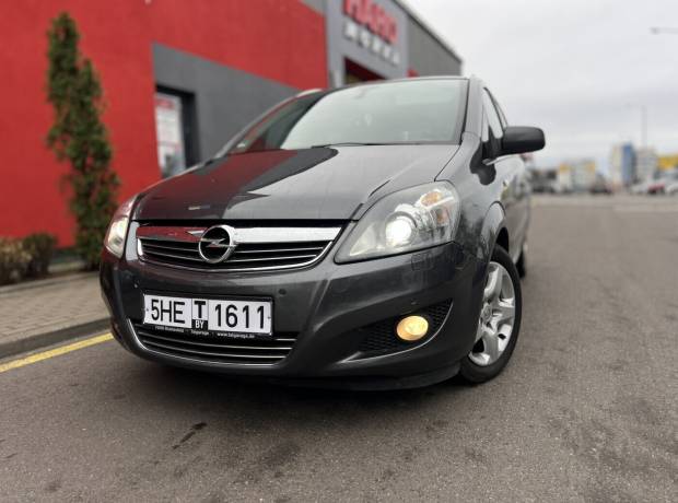 Opel Zafira B Рестайлинг