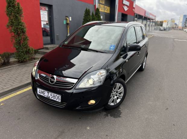 Opel Zafira B Рестайлинг