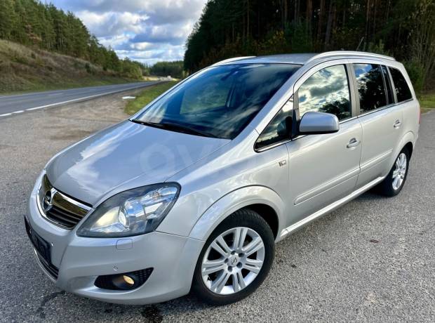 Opel Zafira B Рестайлинг