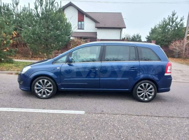 Opel Zafira B Рестайлинг