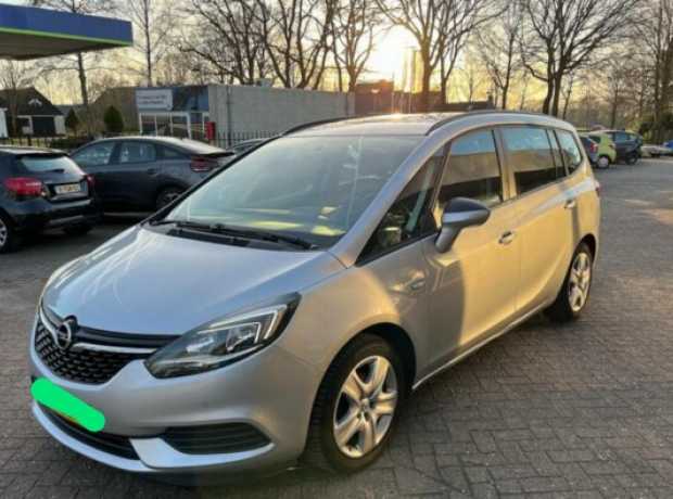 Opel Zafira C  Рестайлинг, 2017, пробег 215000 км