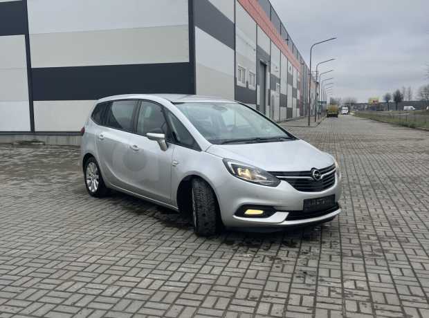 Opel Zafira C Рестайлинг