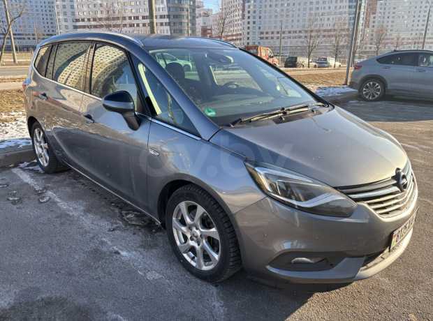 Opel Zafira C Рестайлинг