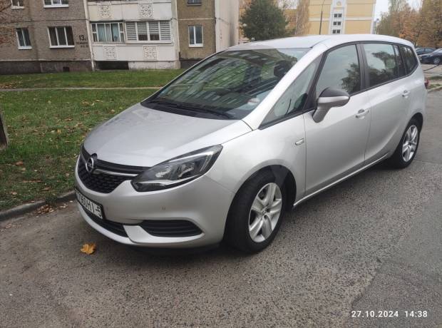 Opel Zafira C Рестайлинг