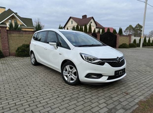 Opel Zafira C Рестайлинг