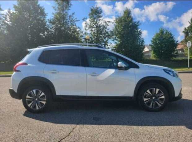 Peugeot 2008 I  Рестайлинг, 2019, пробег 132000 км