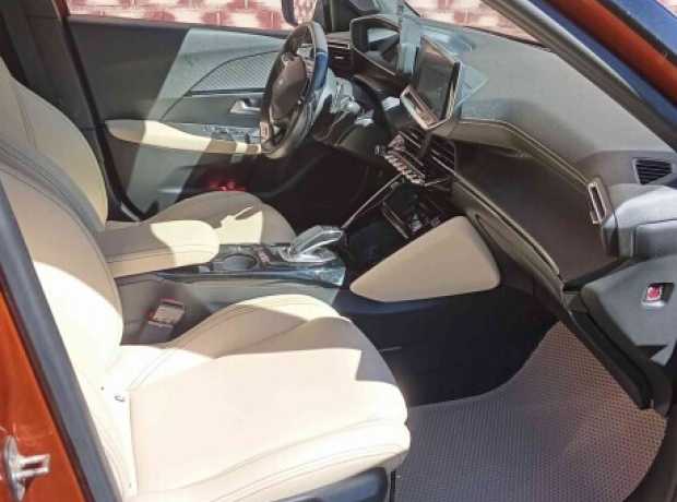 Peugeot 2008 II, 2021, пробег 180000 км