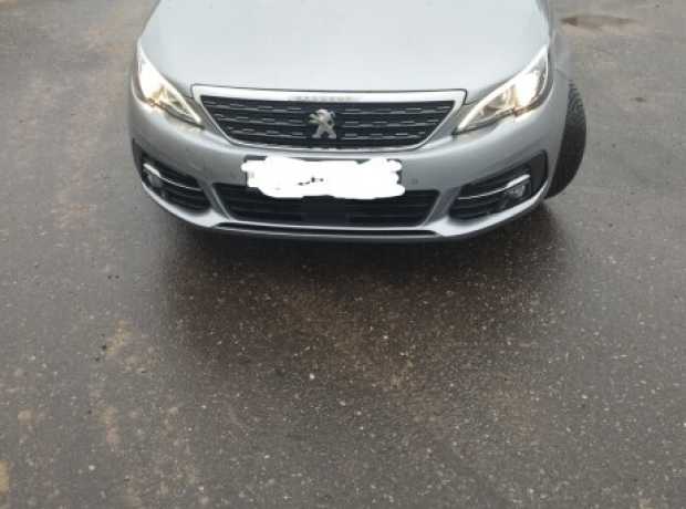 Peugeot 308 T9  Рестайлинг, 2020, пробег 135000 км
