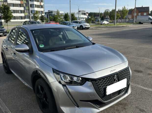 Peugeot e-208 , 2020, пробег 32000 км