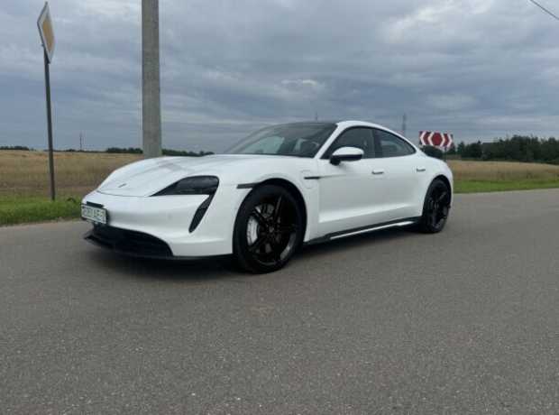 Porsche Taycan , 2021, пробег 13500 км