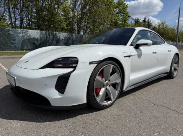 Porsche Taycan , 2023, пробег 18000 км