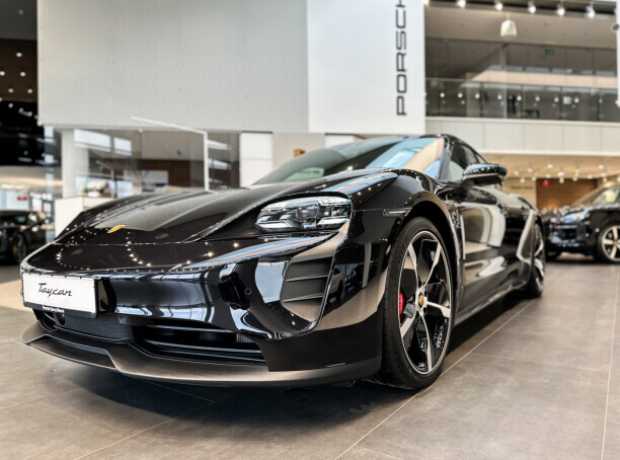 Porsche Taycan , 2023, пробег 2200 км
