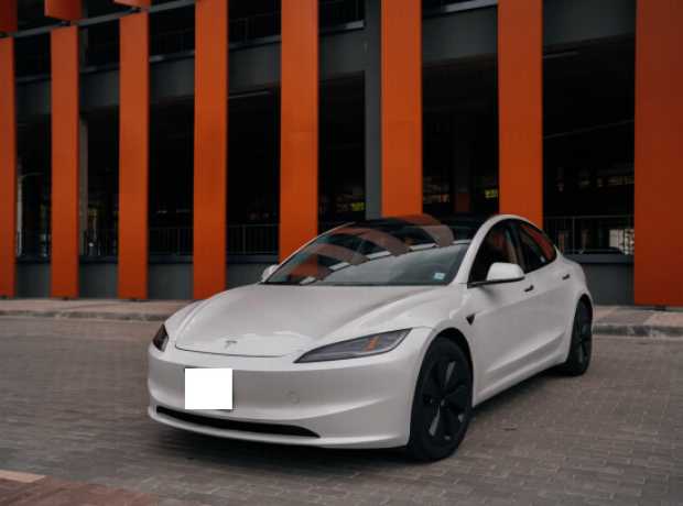 Tesla Model 3 I  2-й рестайлинг, 2024, пробег 9100 км