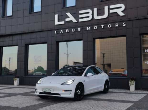 Tesla Model 3 I, 2019, пробег 175000 км